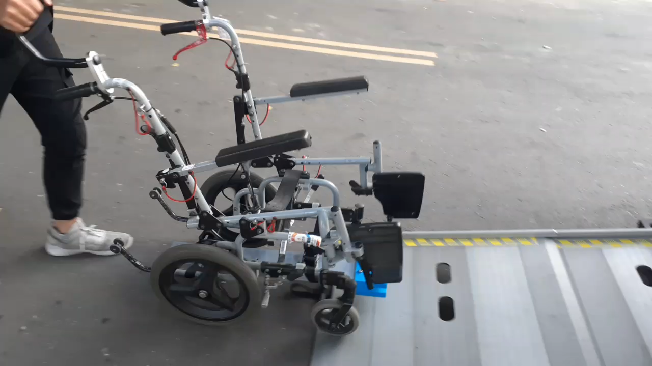 輪椅夾具